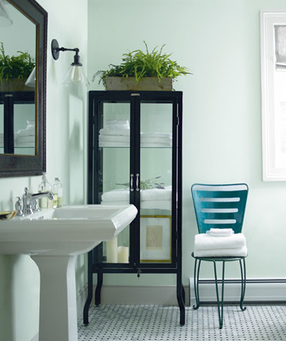 Ванная комната, покрашенная краской Benjamin Moore